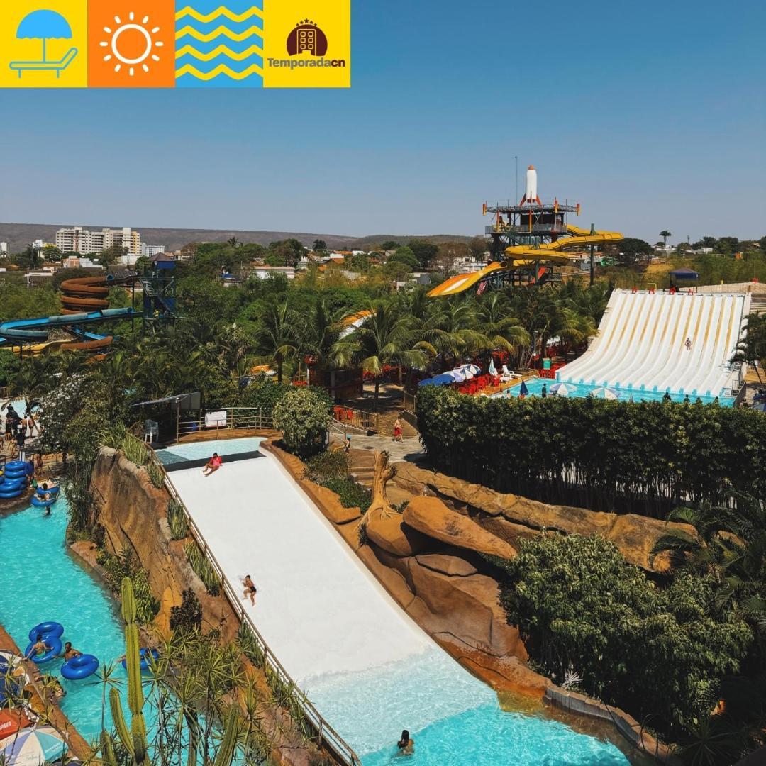 Piazza Com Acesso Ao Acqua Park Aparthotel Caldas Novas Esterno foto