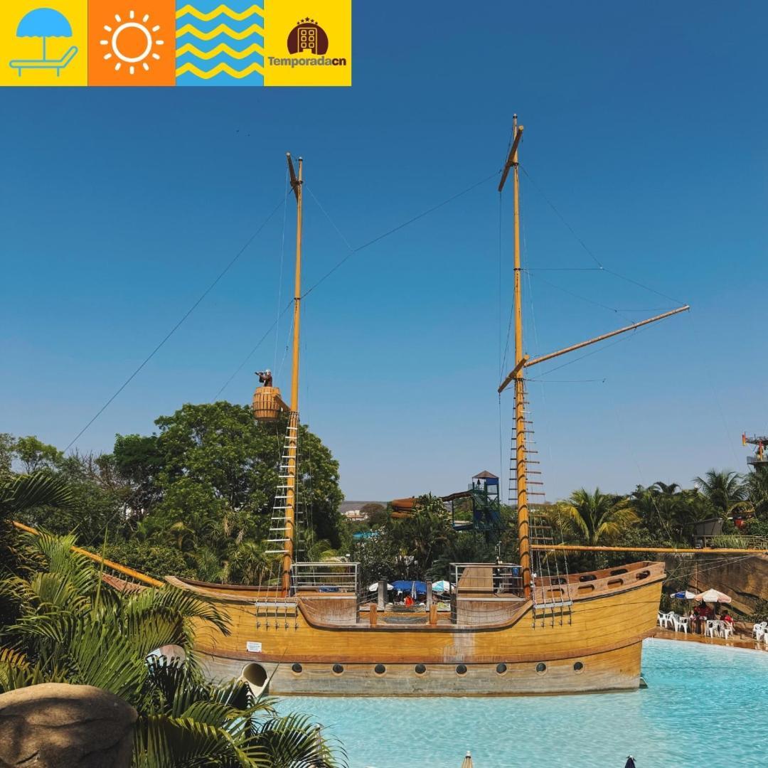 Piazza Com Acesso Ao Acqua Park Aparthotel Caldas Novas Esterno foto
